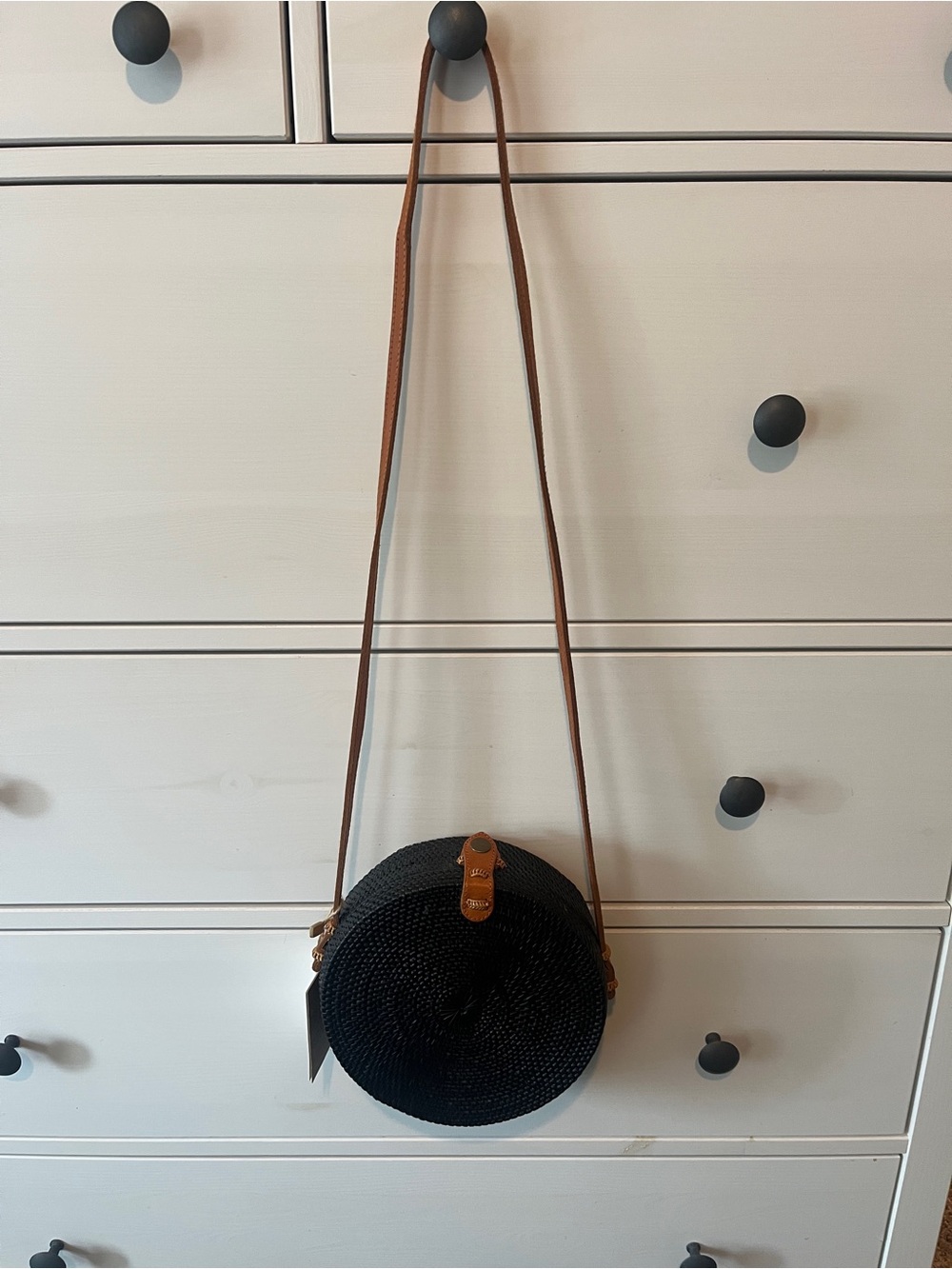 NWT BEACHGOLD Black Woven Round Shoulder Bag with Tan Trim $49